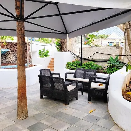 Modern Pool Front In Americas Appartement